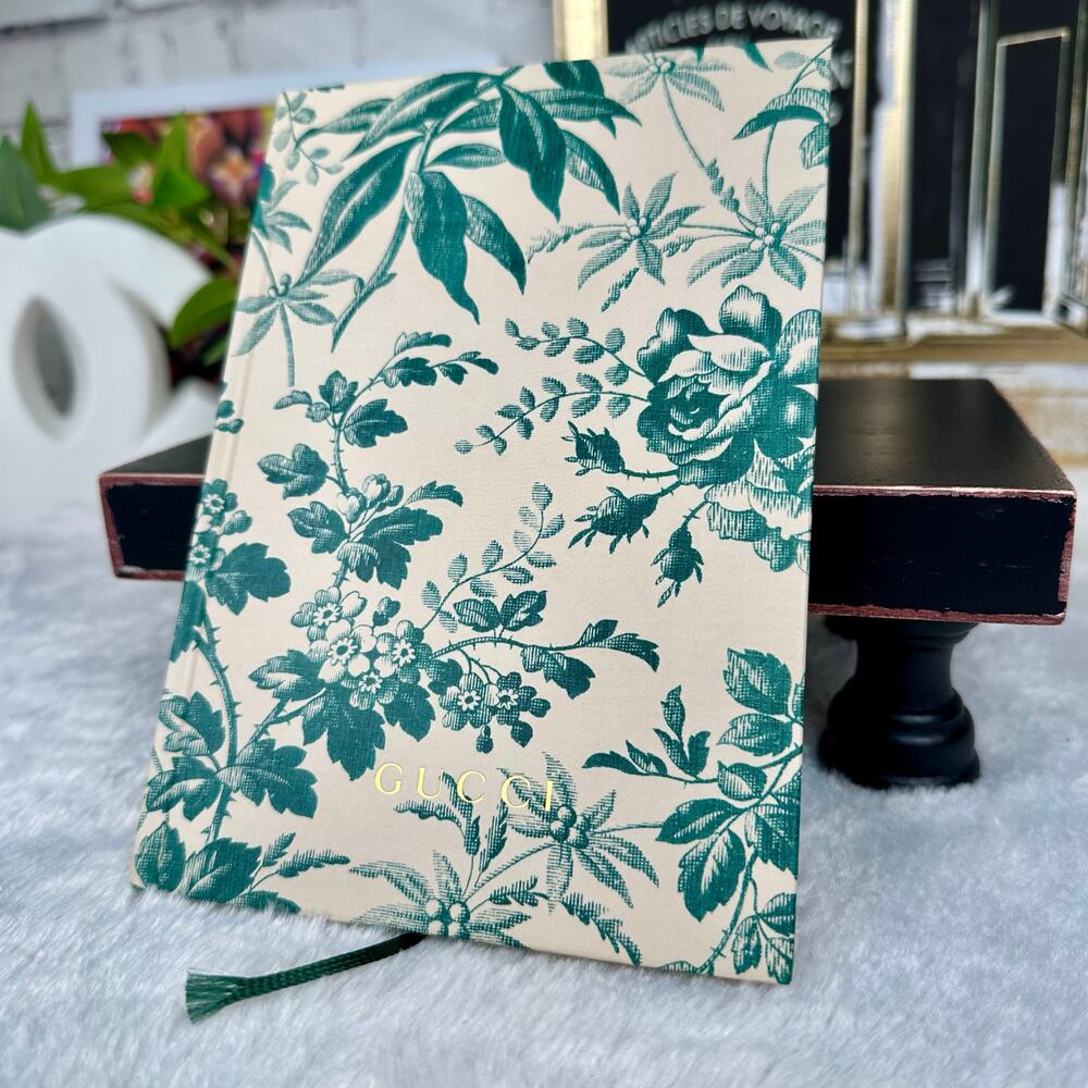 GUCCI Floral Writing Notebook BRAND NEW Great gift item!